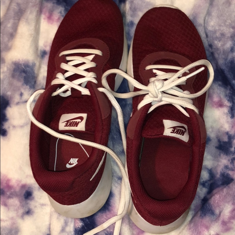 NIKE, red tenni-shoes, BRAND NEW!!